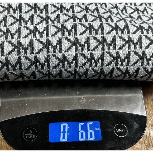 Michael Kors Winter Scarf -Gray - Picture 4 of 4